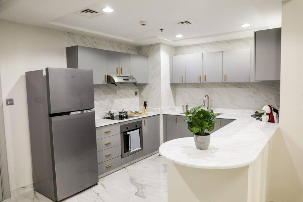 Deal!!! Brand New 1 Bed Condo In The Heart Of Dubai Marina Dış mekan fotoğraf